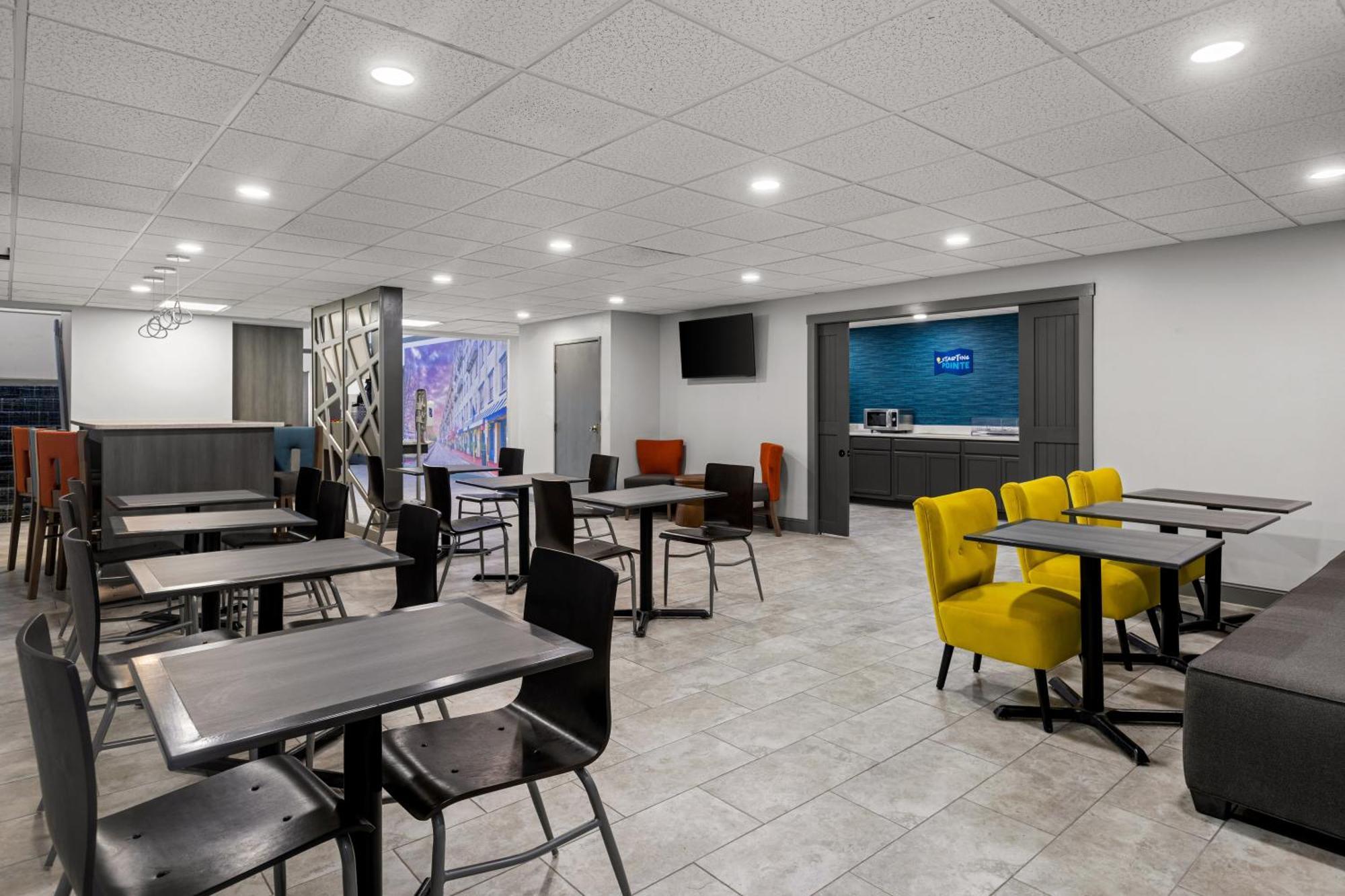 Clarion Pointe Hinesville Near Fort Stewart Exterior photo
